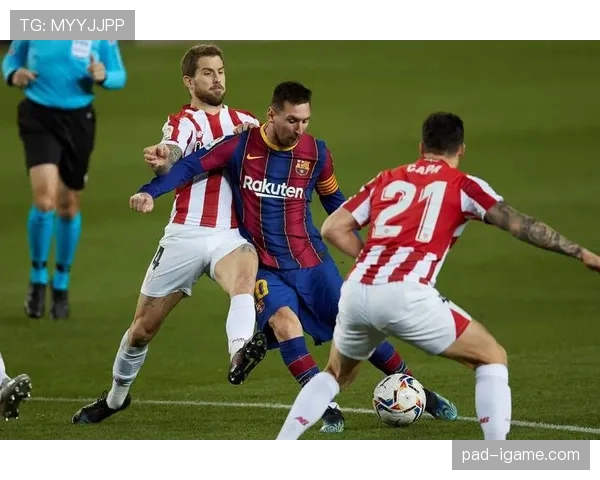 阿尔巴防守再显神威,关键时刻表现引发球迷热议 阿尔巴防守再显神威,关键时刻表现引发球迷热议