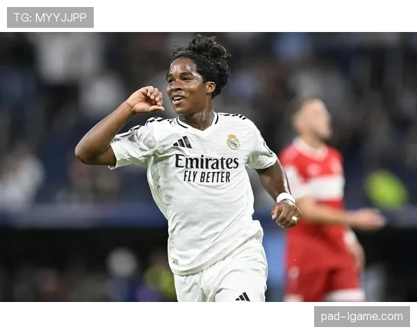 皇马铸就欧冠三连冠伟业,重温银河战舰的辉煌征程 皇马铸就欧冠三连冠伟业,重温银河战舰的辉煌征程