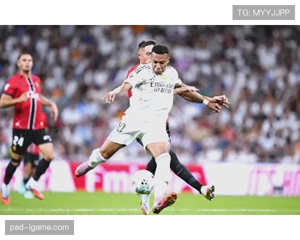 皇马表面稳定实则节奏混乱、结构失衡，争冠形势面临考验